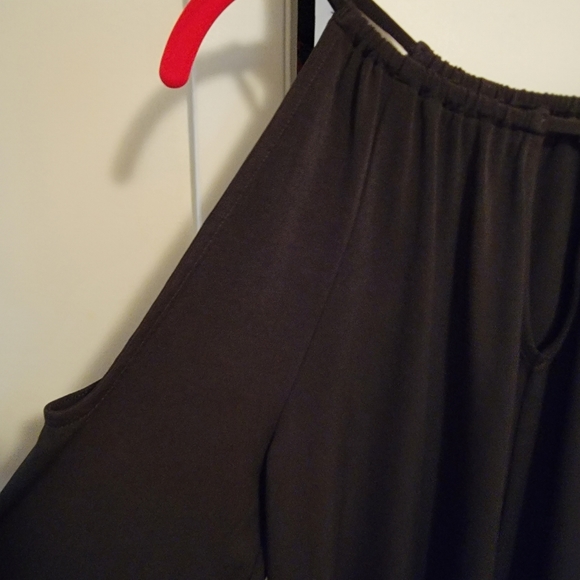 Express Cold.Shoukder Top - Picture 2 of 5